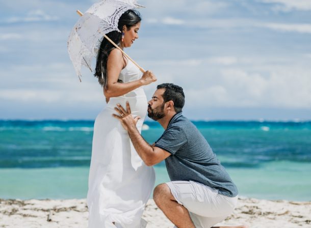 papa besando variga de embarazada en san andres